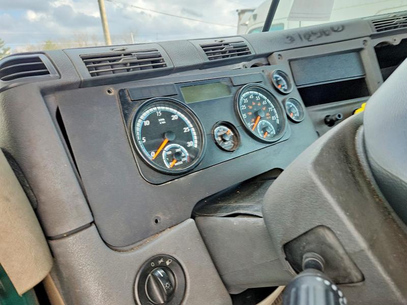 Продажа на аукционе авто 2018 Freightliner Cascadia 113, vin: 3AKBGADV0JSJL4388, номер лота: 41784726