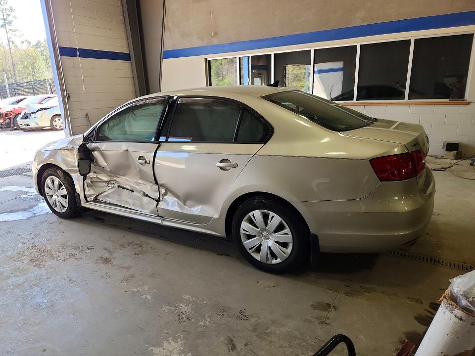 47757806 :رقم المزاد ، 3VWD17AJ0EM295472 vin ، 2014 Volkswagen Jetta مزاد بيع