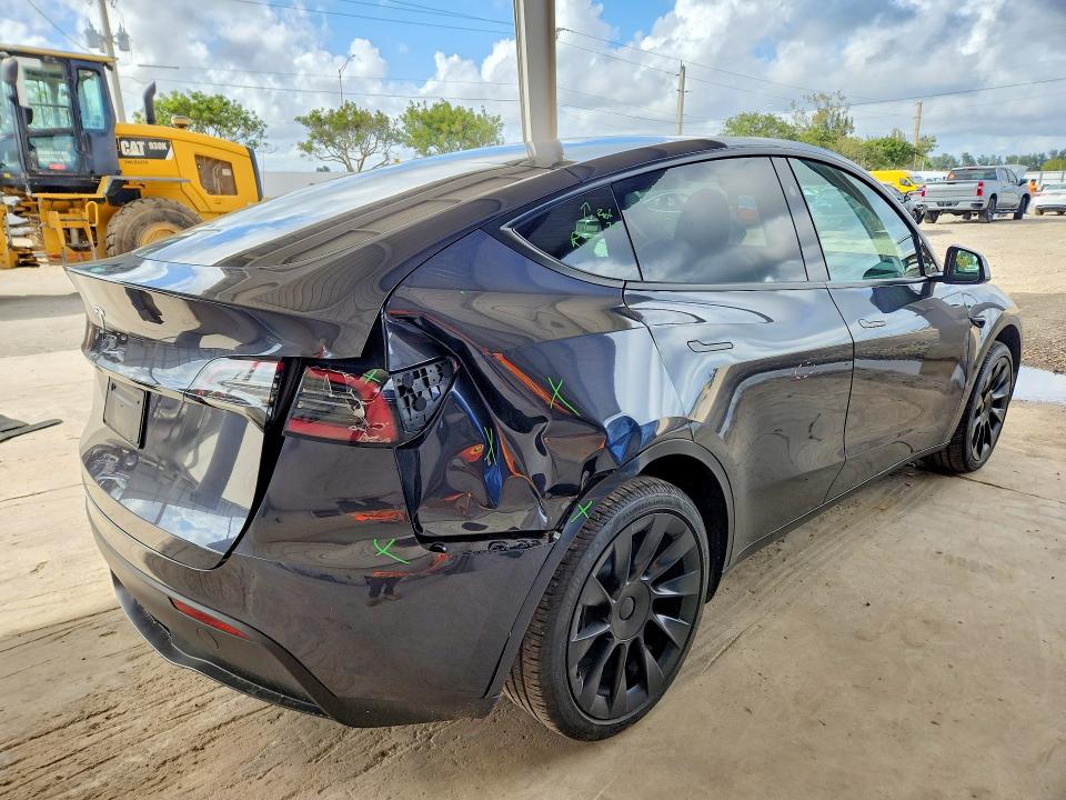 Продаж на аукціоні авто 2024 Tesla Model Y, vin: 7SAYGDED7RA310758, номер лоту: 79358225