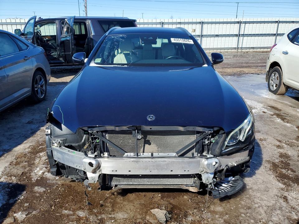 45513826 :رقم المزاد ، WDDZH6GB4JA412109 vin ، 2018 Mercedes-benz E مزاد بيع