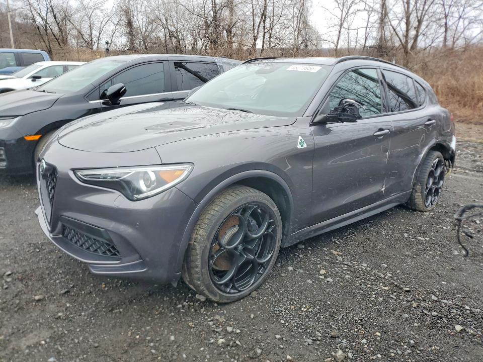 46019956 :رقم المزاد ، ZASPAKEV8P7D67930 vin ، 2023 Alfa Romeo Stelvio مزاد بيع