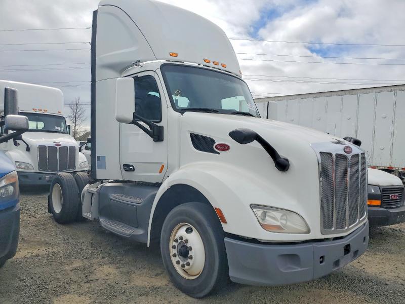 77532855 :رقم المزاد ، 1XPBA48X6JD478334 vin ، 2018 Peterbilt 579 مزاد بيع