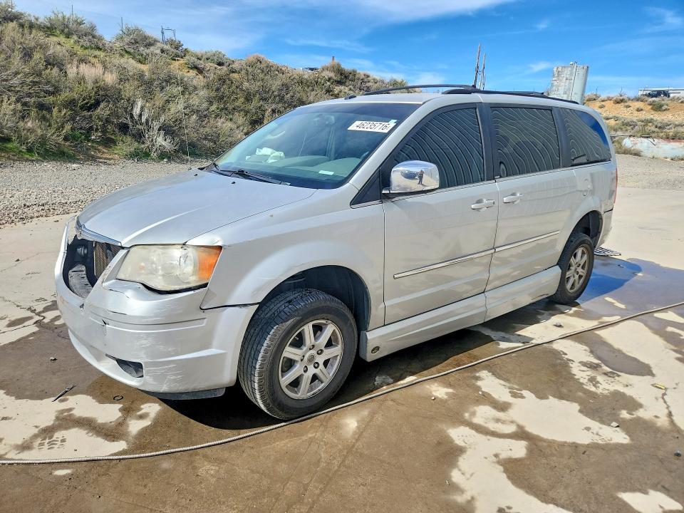 46235716 :رقم المزاد ، 2A4RR5D1XAR397909 vin ، 2010 Chrysler Town & Country مزاد بيع