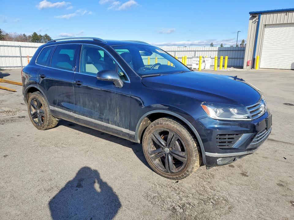 Продажа на аукционе авто 2017 Volkswagen Touareg, vin: WVGRF7BP9HD003651, номер лота: 46289906