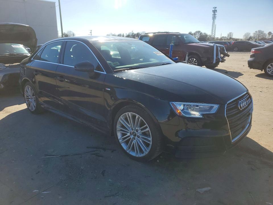46453546 :رقم المزاد ، WAUGUGFF6H1042795 vin ، 2017 Audi A3 مزاد بيع