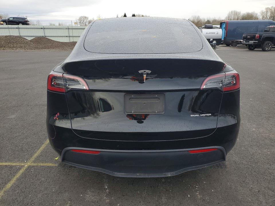 Продажа на аукционе авто 2025 Tesla Model Y, vin: 7SAYGDEE5SF242655, номер лота: 47648106