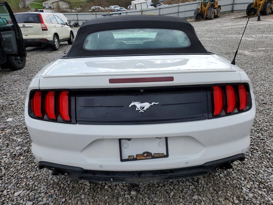 45643276 :رقم المزاد ، 1FATP8UH9J5177051 vin ، 2018 Ford Mustang مزاد بيع