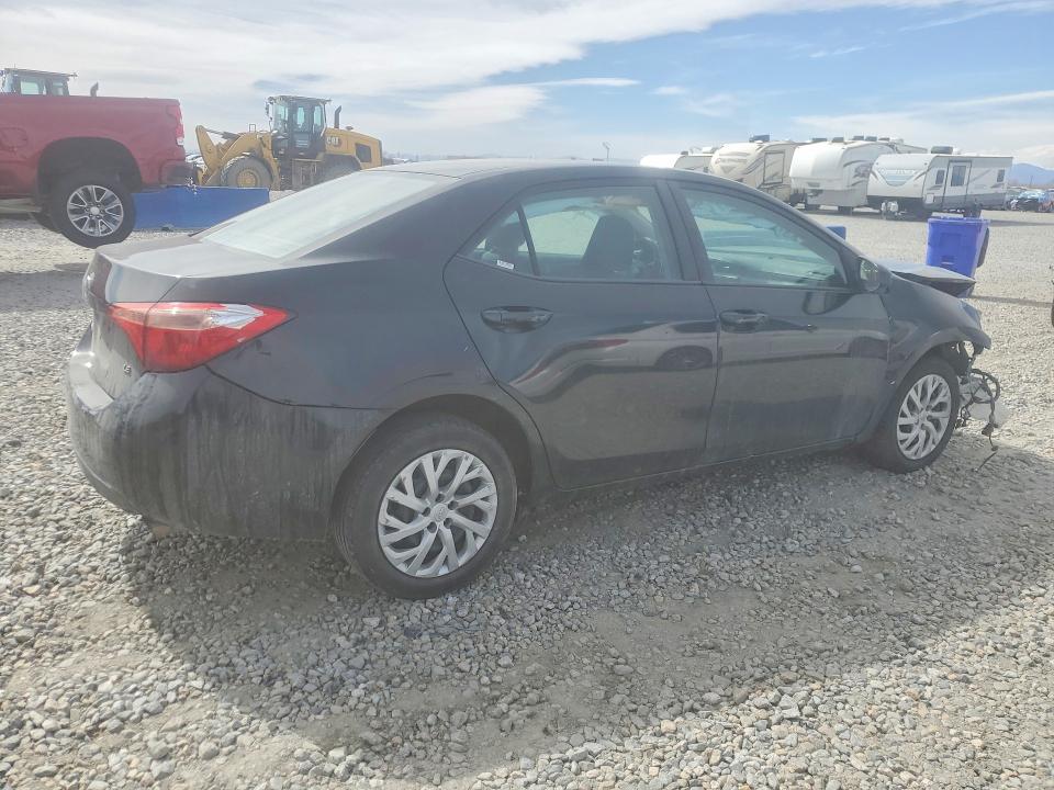 2017 Toyota Corolla მანქანა იყიდება აუქციონზე, vin: 5YFBURHE5HP685986, აუქციონის ნომერი: 46044376