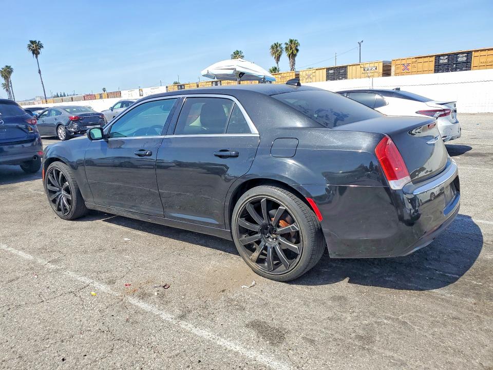 Продажа на аукционе авто 2015 Chrysler 300, vin: 2C3CCAAG0FH785960, номер лота: 46298326