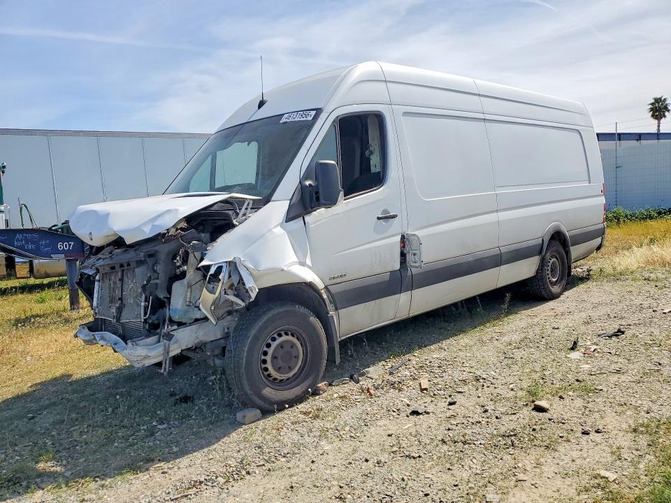 46131956 :رقم المزاد ، WD3PE8DC0F5947354 vin ، 2015 Mercedes Benz Sprinter مزاد بيع