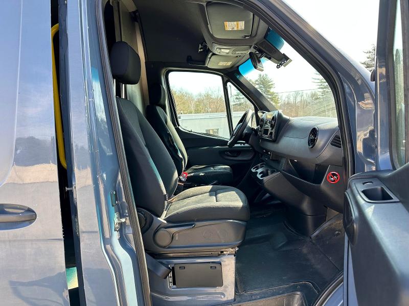 77342015 :رقم المزاد ، WD4PF0CD3KP099280 vin ، 2019 Mercedes Benz Sprinter مزاد بيع