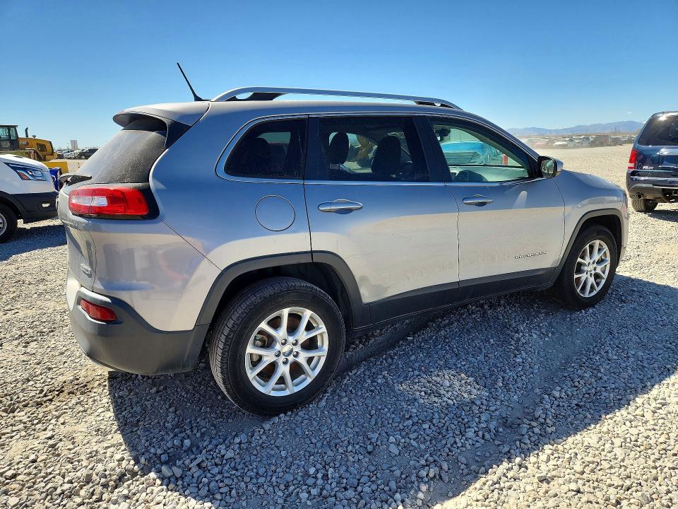 47611956 :رقم المزاد ، 1C4PJMCS9FW523894 vin ، 2015 Jeep Cherokee مزاد بيع