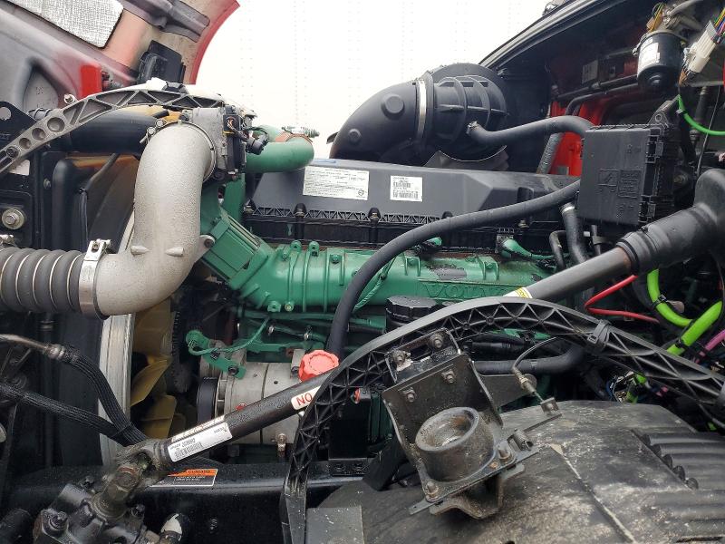2018 Volvo Vnl მანქანა იყიდება აუქციონზე, vin: 4V4NC9EH7JN992582, აუქციონის ნომერი: 79212385