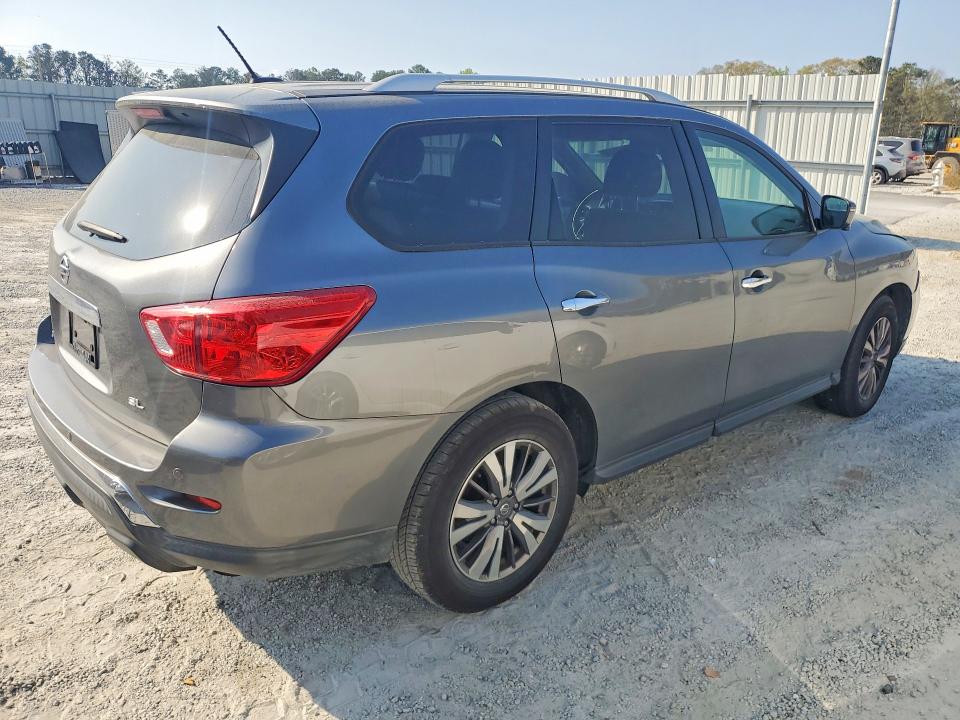 47693856 :رقم المزاد ، 5N1DR2MN5JC615227 vin ، 2018 Nissan Pathfinder مزاد بيع
