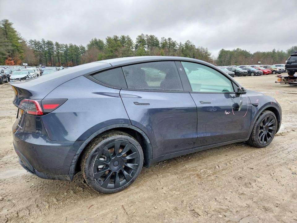2025 Tesla Model Y მანქანა იყიდება აუქციონზე, vin: 7SAYGDEE2SA361406, აუქციონის ნომერი: 46924006