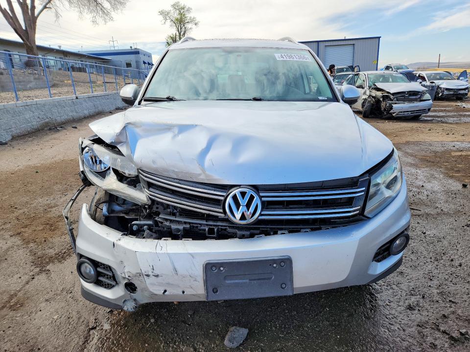 2013 Volkswagen Tiguan მანქანა იყიდება აუქციონზე, vin: WVGBV7AX3DW537832, აუქციონის ნომერი: 41981366