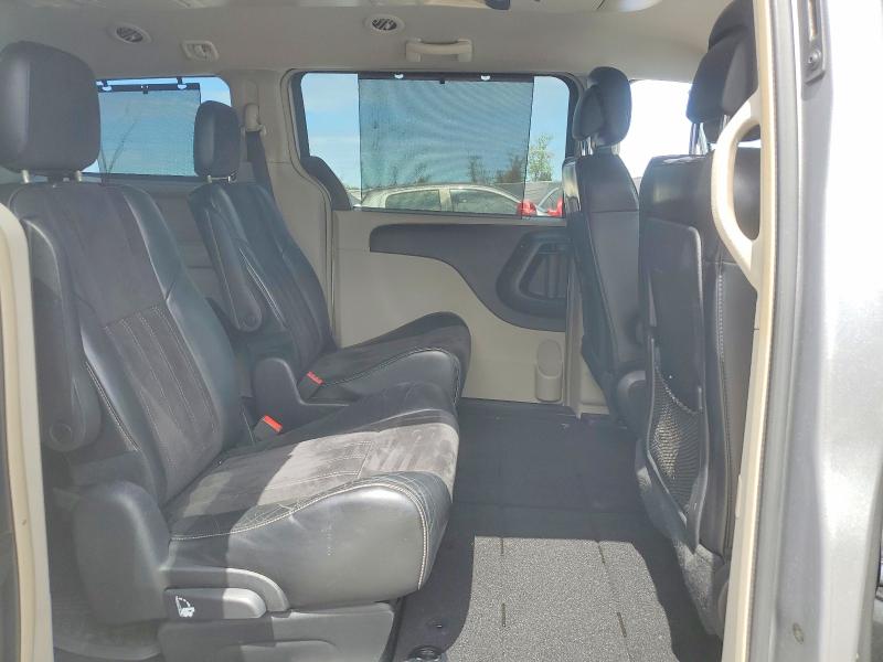 45743716 :رقم المزاد ، 2C4RC1CG3ER328829 vin ، 2014 Chrysler Town & Country مزاد بيع
