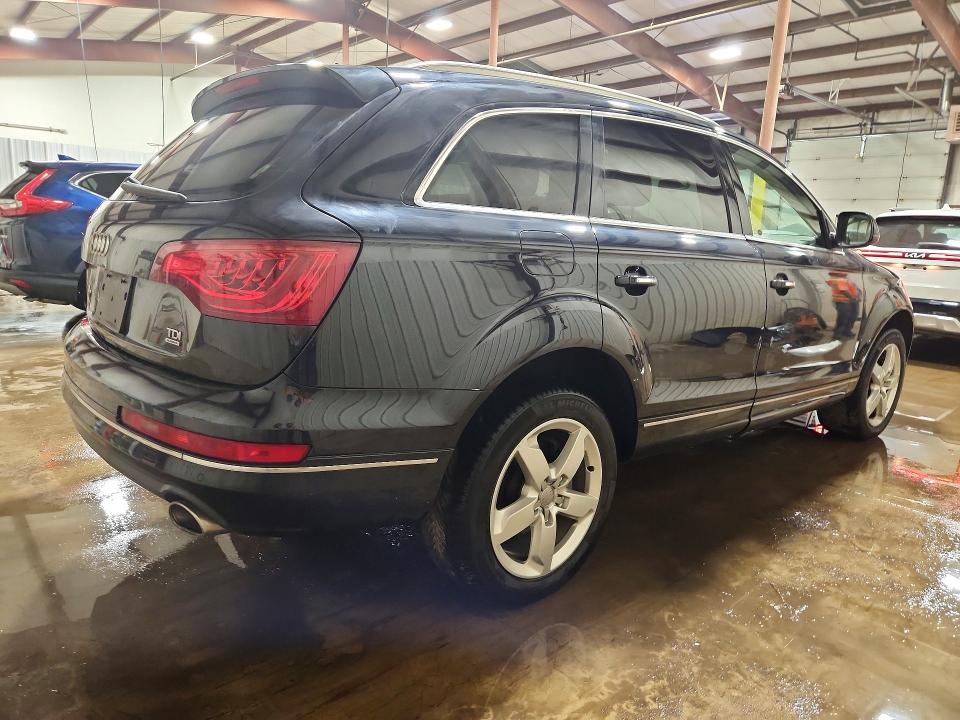 2015 Audi Q7 მანქანა იყიდება აუქციონზე, vin: WA1LMAFE0FD016933, აუქციონის ნომერი: 48272276