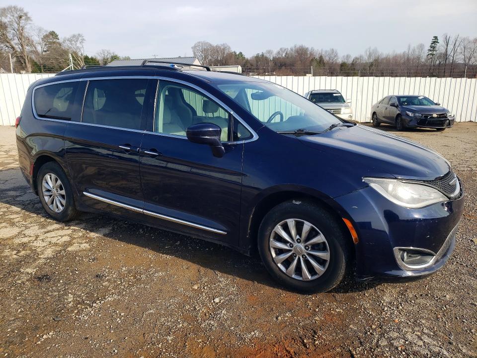 79745005 :رقم المزاد ، 2C4RC1BG3HR538806 vin ، 2017 Chrysler Pacifica مزاد بيع