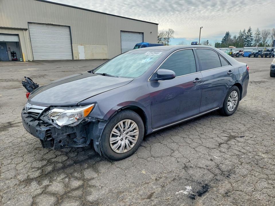 47042946 :رقم المزاد ، 4T4BF1FK6DR333986 vin ، 2013 Toyota Camry مزاد بيع
