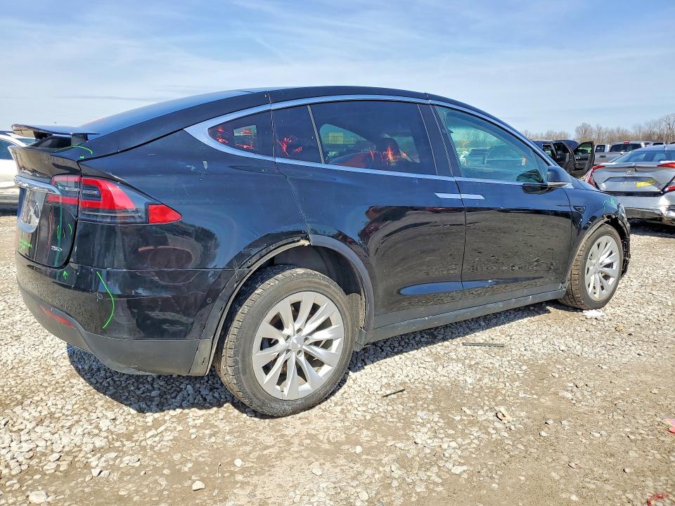 Продажа на аукционе авто 2016 Tesla Model X, vin: 5YJXCBE2XGF028928, номер лота: 46997546