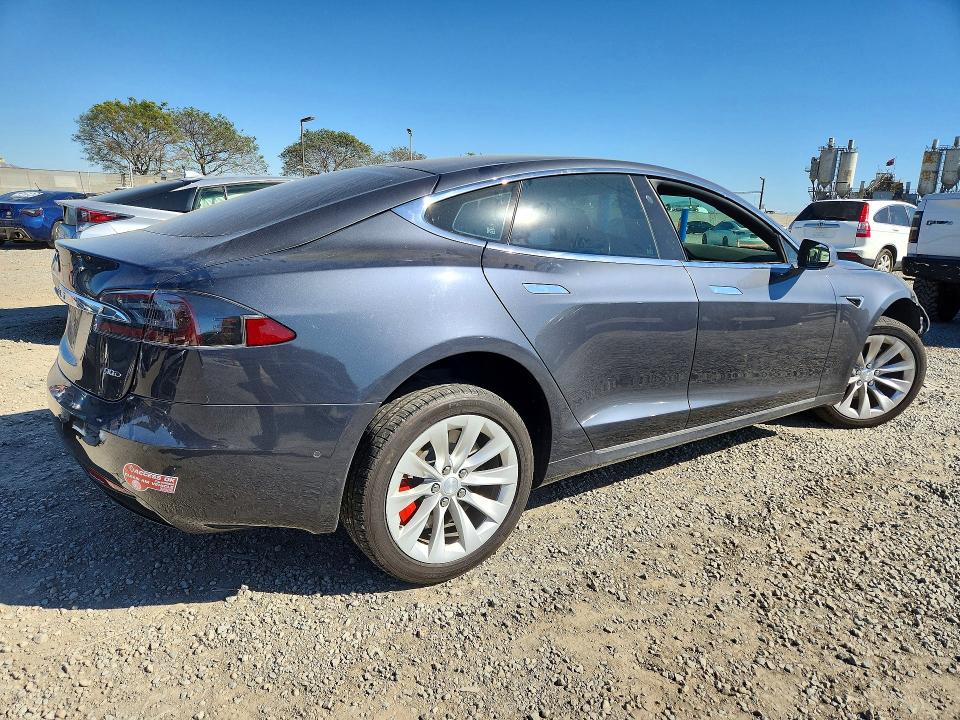Aukcja sprzedaży 2017 Tesla Model S, vin: 5YJSA1E23HF215004, numer aukcji: 42010766