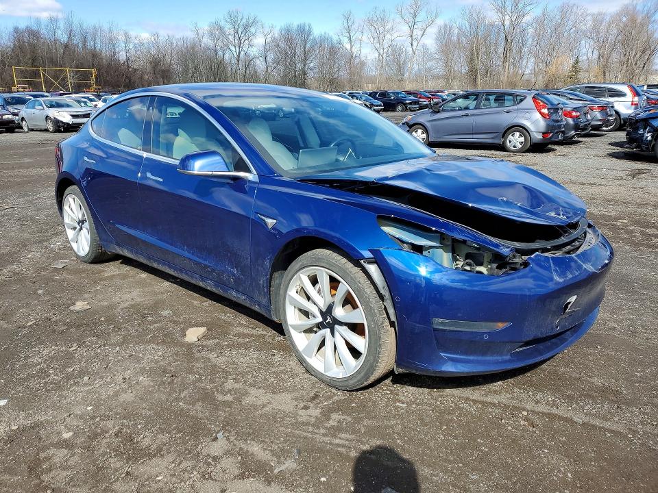 Продажа на аукционе авто 2018 Tesla Model 3, vin: 5YJ3E1EB8JF147670, номер лота: 46161266