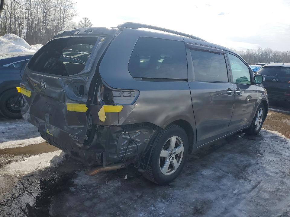 78261615 :رقم المزاد ، 5TDDK3DC6BS023610 vin ، 2011 Toyota Sienna مزاد بيع