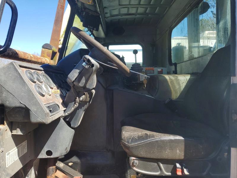 Продаж на аукціоні авто 2011 Peterbilt Tractor 320, vin: 3BPZL00X5BF122353, номер лоту: 76883095