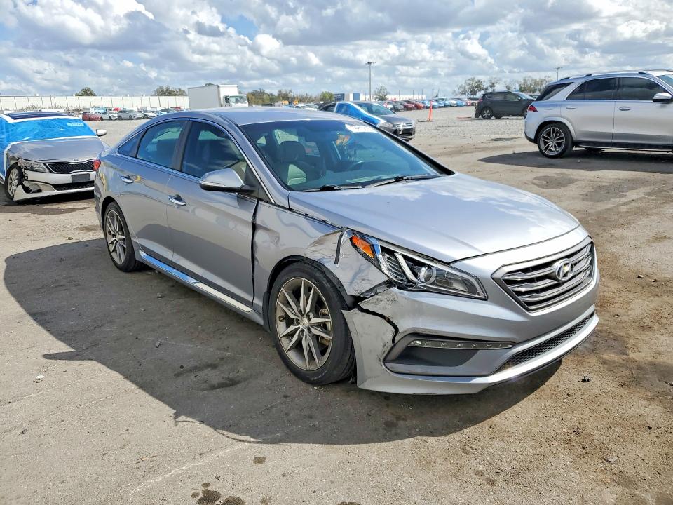 2015 Hyundai Sonata მანქანა იყიდება აუქციონზე, vin: 5NPE34AB9FH143660, აუქციონის ნომერი: 79915015