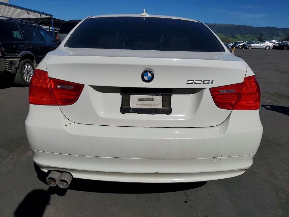Продажа на аукционе авто 2011 Bmw 328i, vin: WBAPH5G54BNM80505, номер лота: 41840236