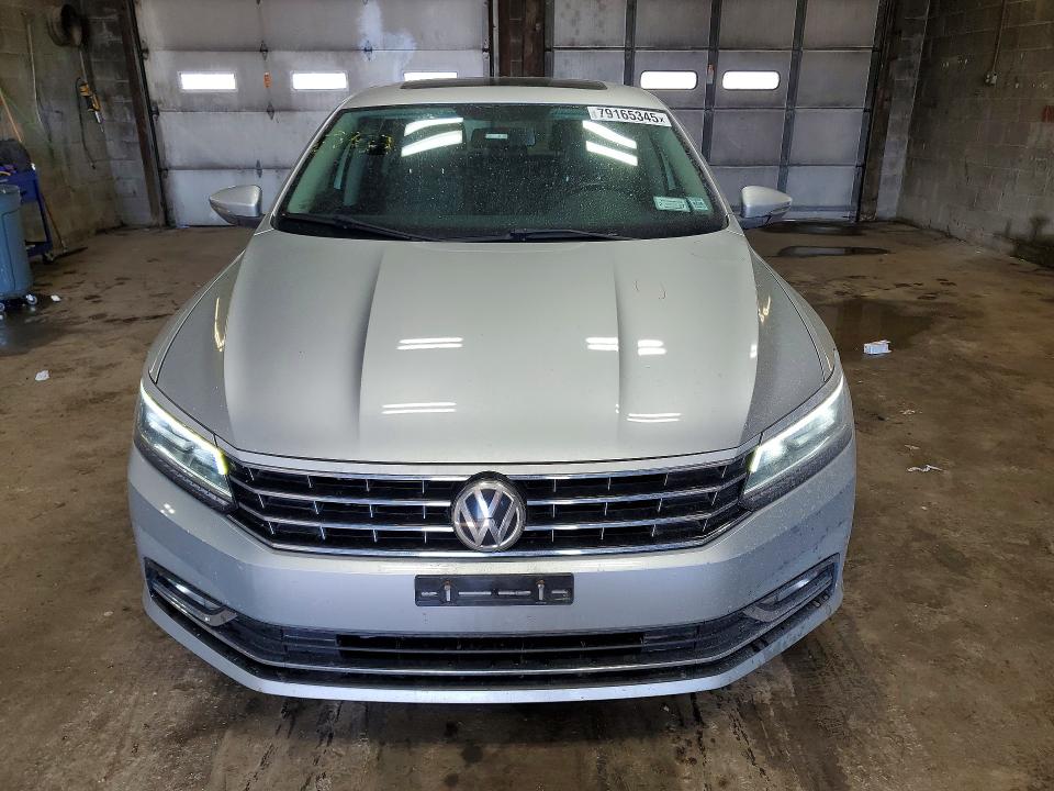 79165345 :رقم المزاد ، 1VWBT7A31HC031850 vin ، 2017 Volkswagen Passat مزاد بيع