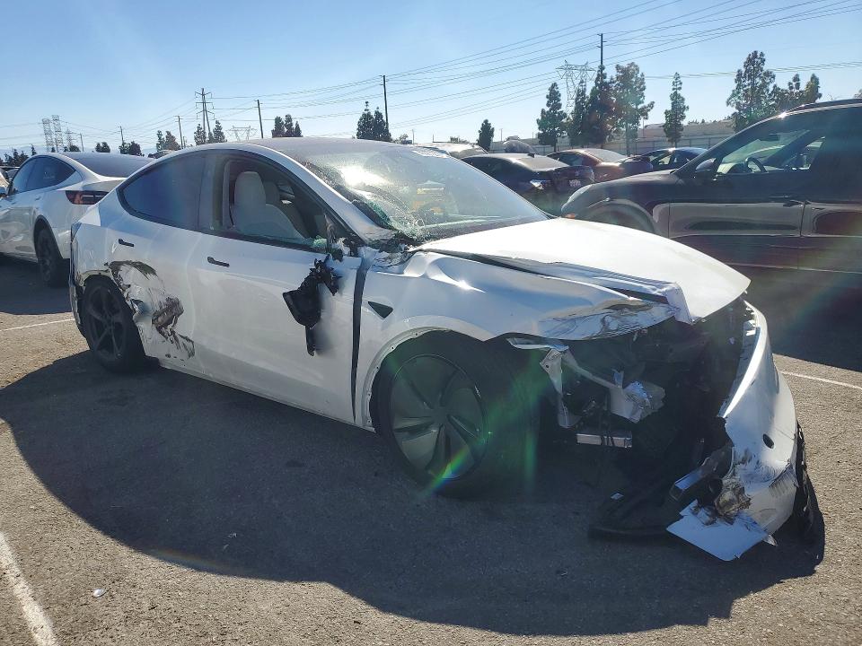 46687546 :رقم المزاد ، 7SAYGDED7TF455728 vin ، 2026 Tesla Model Y مزاد بيع