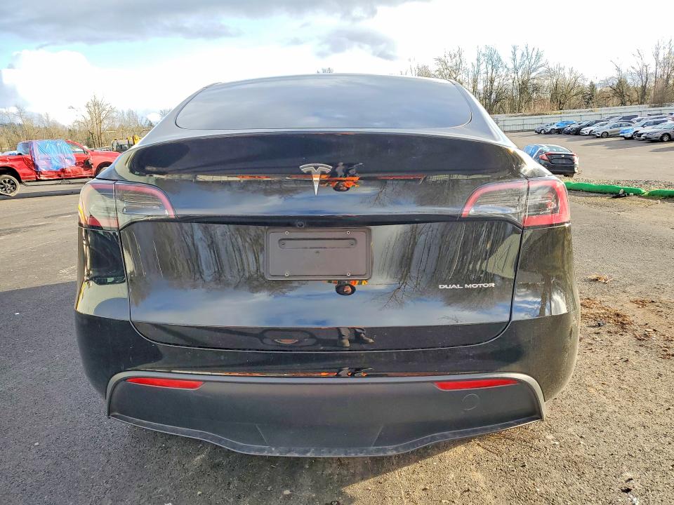 2025 Tesla Model Y მანქანა იყიდება აუქციონზე, vin: 7SAYGAEE8SF243801, აუქციონის ნომერი: 41788056