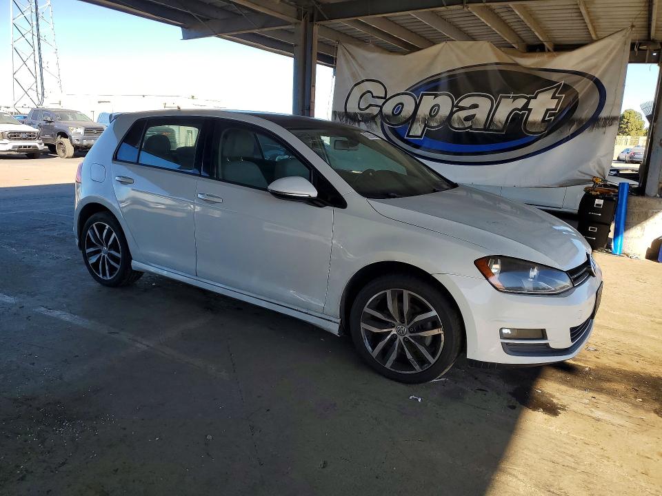 47269146 :رقم المزاد ، 3VW217AU0FM005492 vin ، 2015 Volkswagen Golf مزاد بيع