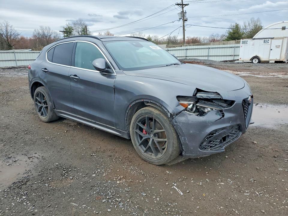 47589816 :رقم المزاد ، ZASPAKBN0M7D09519 vin ، 2021 Alfa Romeo Stelvio مزاد بيع
