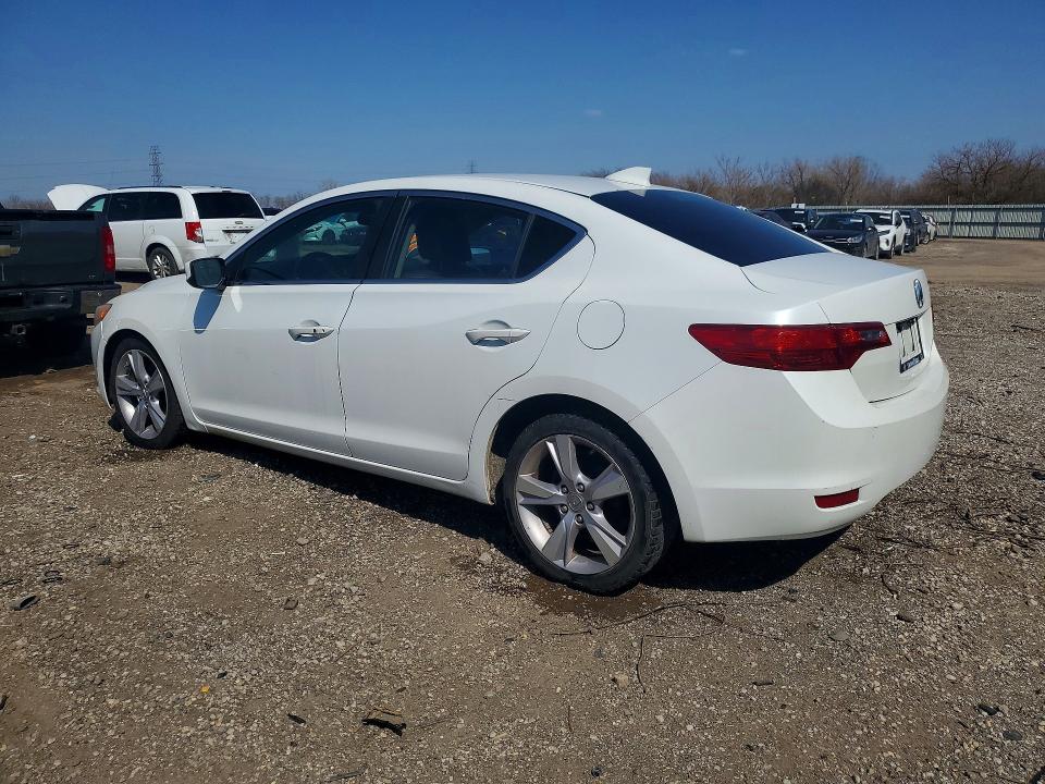 46673156 :رقم المزاد ، 19VDE1F37FE000693 vin ، 2015 Acura Ilx مزاد بيع