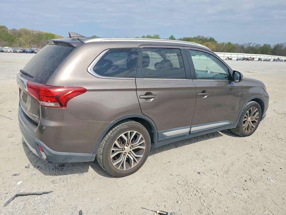 Продажа на аукционе авто 2018 Mitsubishi Outlander, vin: JA4AD3A3XJZ013655, номер лота: 47805926