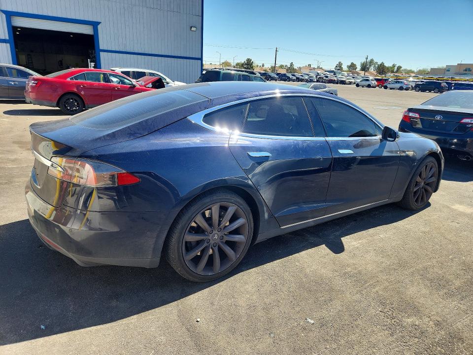 Продажа на аукционе авто 2015 Tesla Model S, vin: 5YJSA1S1XFF080564, номер лота: 46423506
