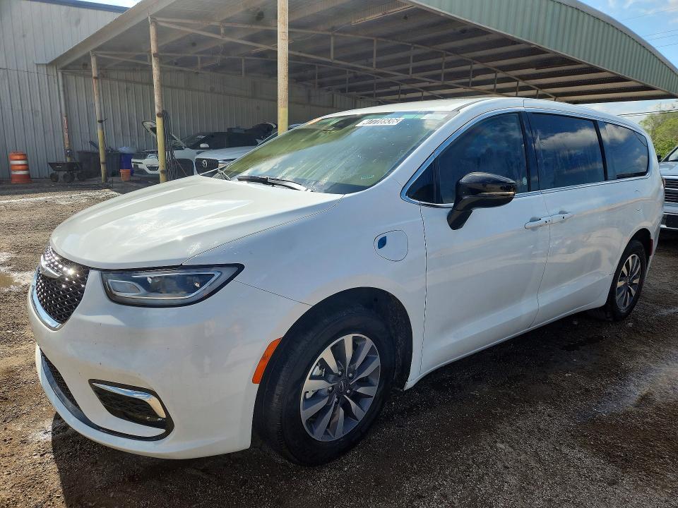 Продажа на аукционе авто 2025 Chrysler Pacifica, vin: 2C4RC1S70SR573794, номер лота: 47716936