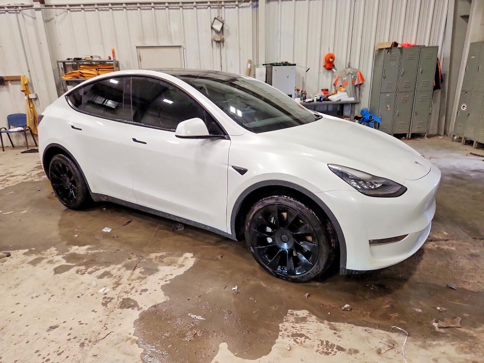 2021 Tesla Model Y მანქანა იყიდება აუქციონზე, vin: 5YJYGAEE3MF136817, აუქციონის ნომერი: 79398715