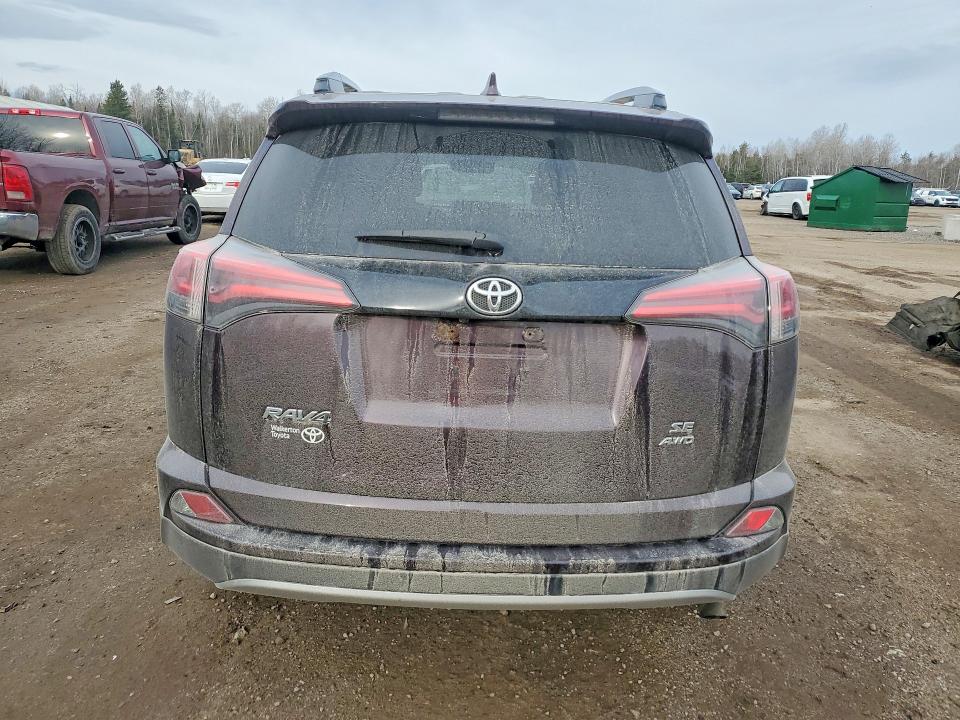 47299796 :رقم المزاد ، 2T3JFREV8JW760850 vin ، 2018 Toyota Rav4 مزاد بيع