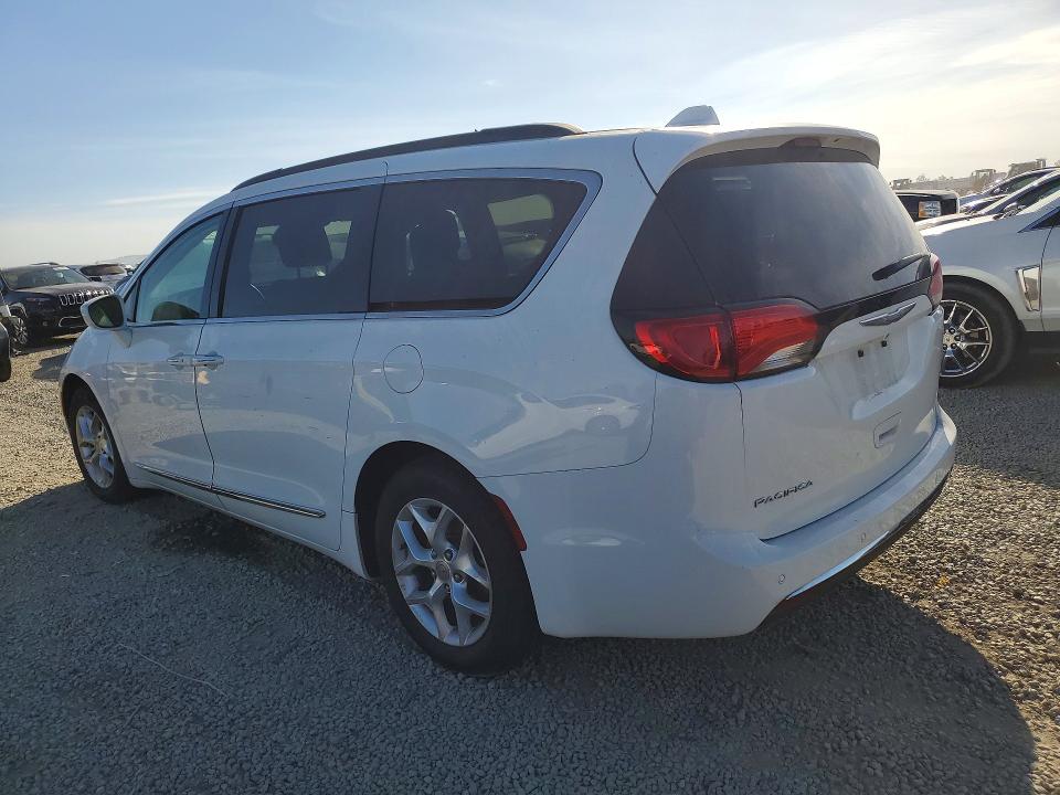 46366256 :رقم المزاد ، 2C4RC1BG8HR795007 vin ، 2017 Chrysler Pacifica مزاد بيع