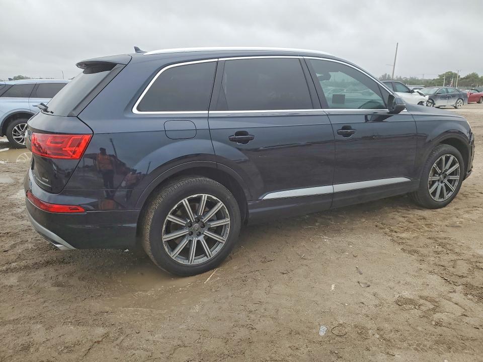 Продаж на аукціоні авто 2017 Audi Q7, vin: WA1LHAF79HD056419, номер лоту: 46057186