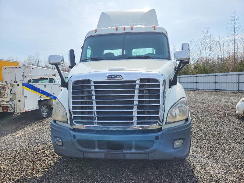 Продажа на аукционе авто 2018 Freigliner Cascadia 113, vin: 1FUBGADVXJLJY2573, номер лота: 47266166