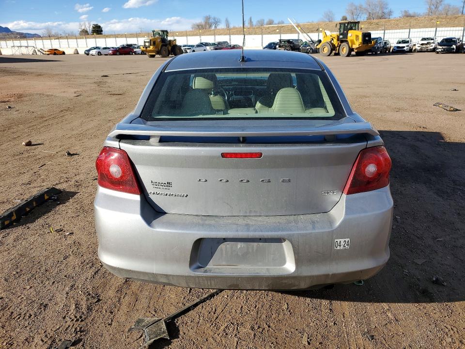 41981816 :رقم المزاد ، 1C3CDZCB5DN653634 vin ، 2013 Dodge Avenger مزاد بيع