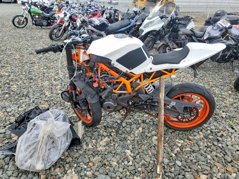 48173406 :رقم المزاد ، MD2JYJ404FC215590 vin ، 2015 Ktm 390 مزاد بيع