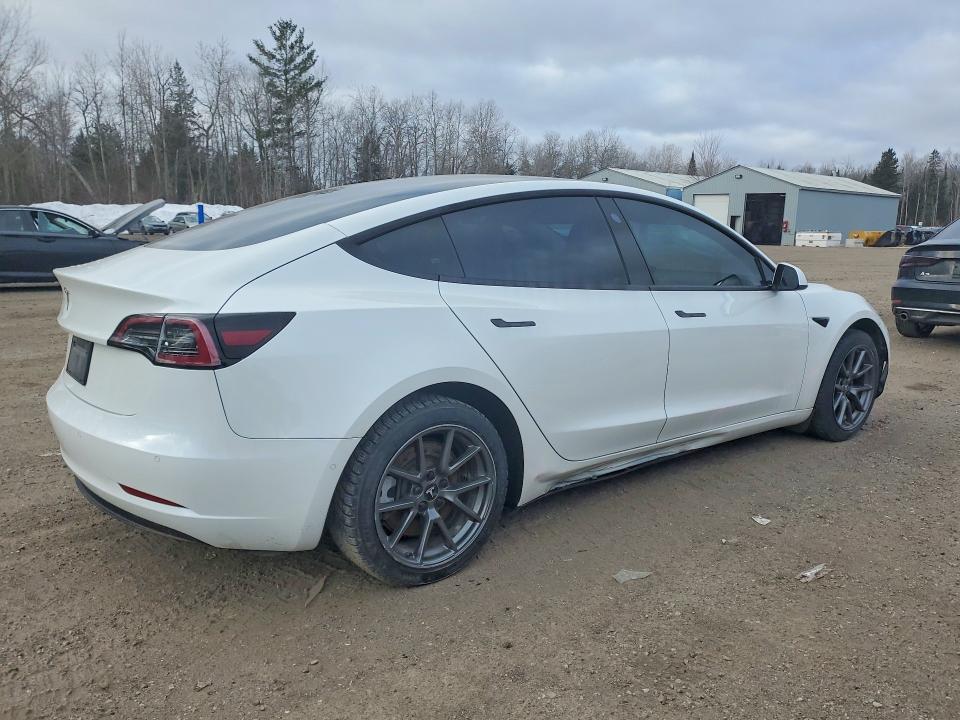 41595926 :رقم المزاد ، 5YJ3E1EA3MF031983 vin ، 2021 Tesla Model 3 مزاد بيع