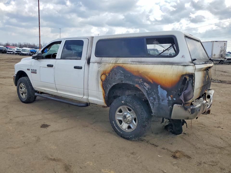 45521366 :رقم المزاد ، 3C6UR5CJ5HG529628 vin ، 2017 Ram 2500 مزاد بيع