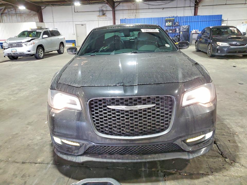 Продажа на аукционе авто 2019 Chrysler 300, vin: 2C3CCABG8KH729029, номер лота: 79827225